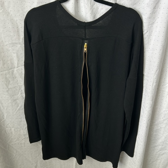 NWT Lulu’s Black Knit Top with Back Zipper - Picture 3 of 6